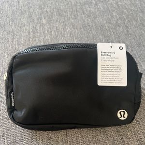 Lululemon Everywhere Belt Bag